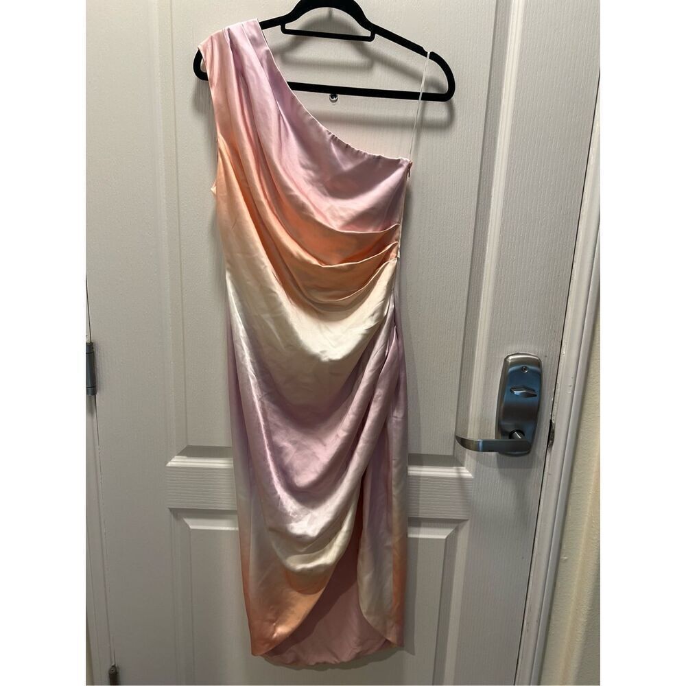 Elliatt Munich Ombre One Shoulder Midi Dress Wedding Guest Dress size S NWT - Picture 7 of 10